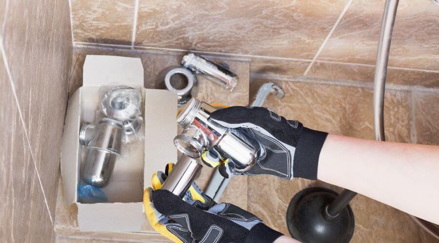Expert Emergency Roof Repairs services in Saranac, MI